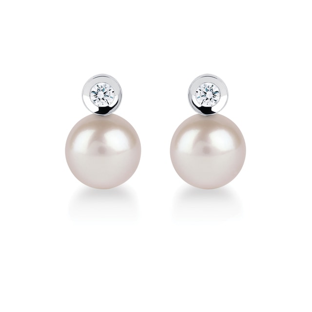 Mappin & Webb 18ct White Gold 8mm White Freshwater Pearl 0.10cttw Diamond Stud Earrings