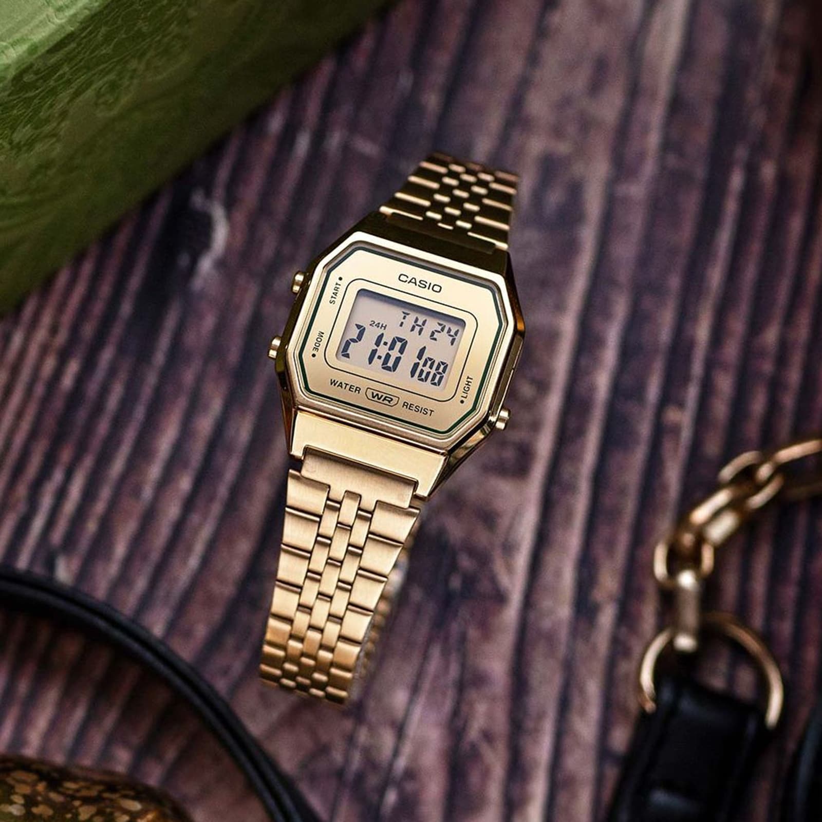 Casio Vintage Retro Collection 36.8mm x 33.2mm Unisex Watch Casio Vintage Retro Collection 36.8mm x 33.2mm Unisex Watch