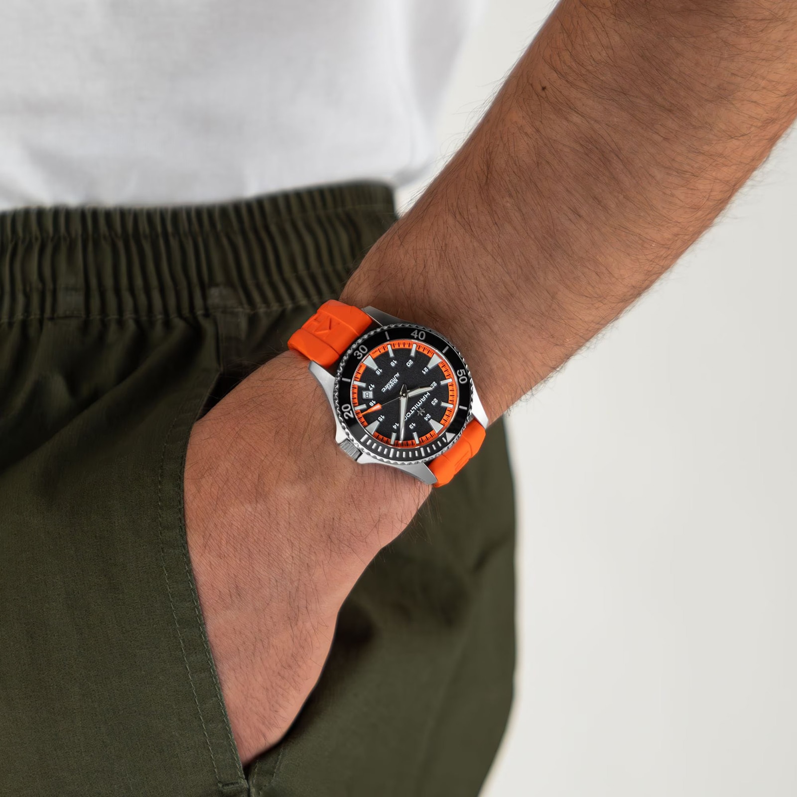 Hamilton Khaki Navy Scuba Auto 40mm Mens Watch Black Dial Orange Strap Hamilton Khaki Navy Scuba Auto 40mm Mens Watch Black Dial Orange Strap