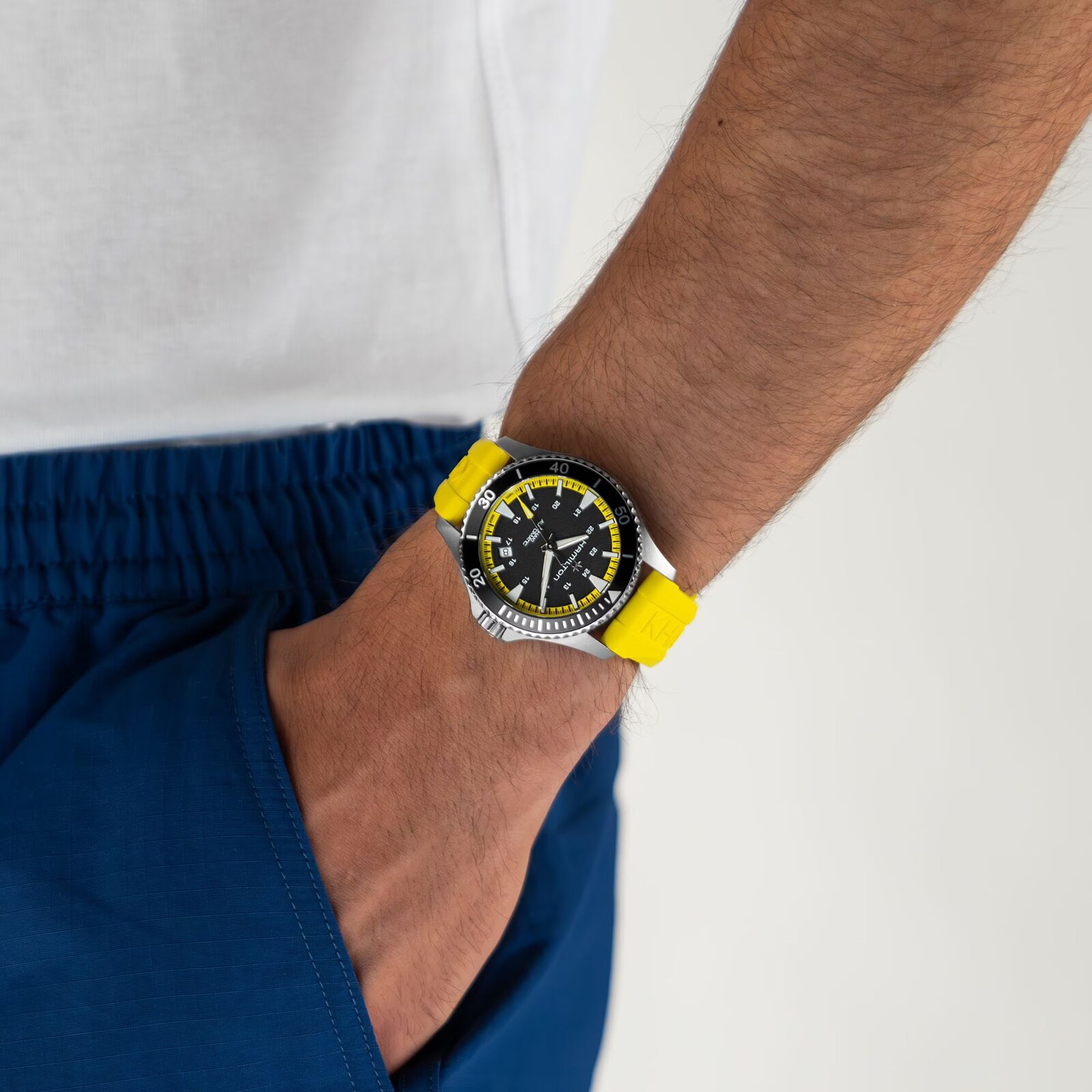 Khaki Navy Scuba Auto 40mm Mens Watch Black Dial Yellow Strap