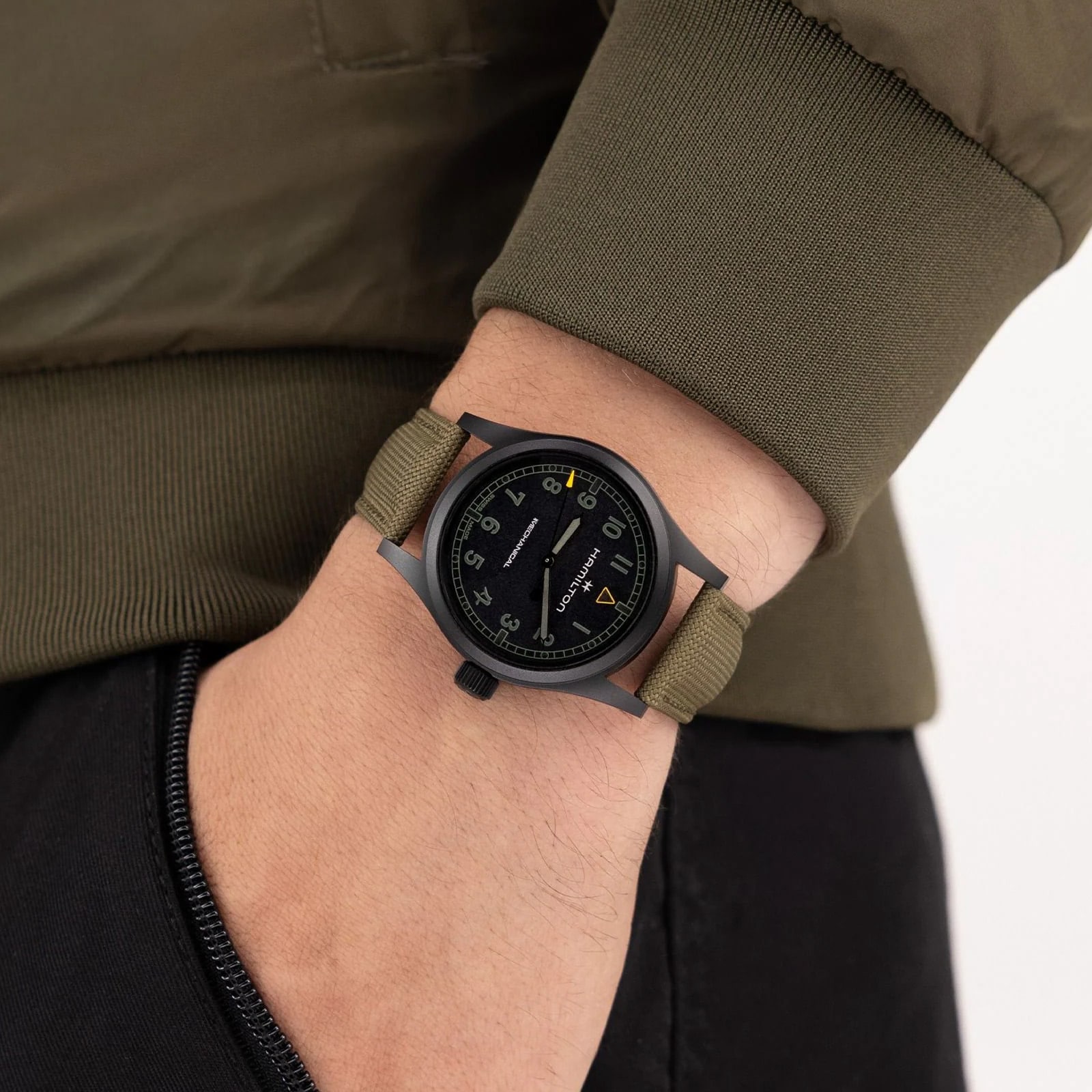 Hamilton Call Of Duty MW4 Khaki Field 38mm Special Edition Unisex Watch Black Hamilton Call Of Duty MW4 Khaki Field 38mm Special Edition Unisex Watch Black
