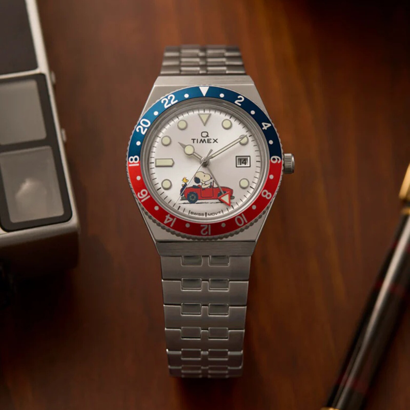 Timex Timex x Peanuts Q Timex GMT 38mm Mens Silver TW2W83300VQ