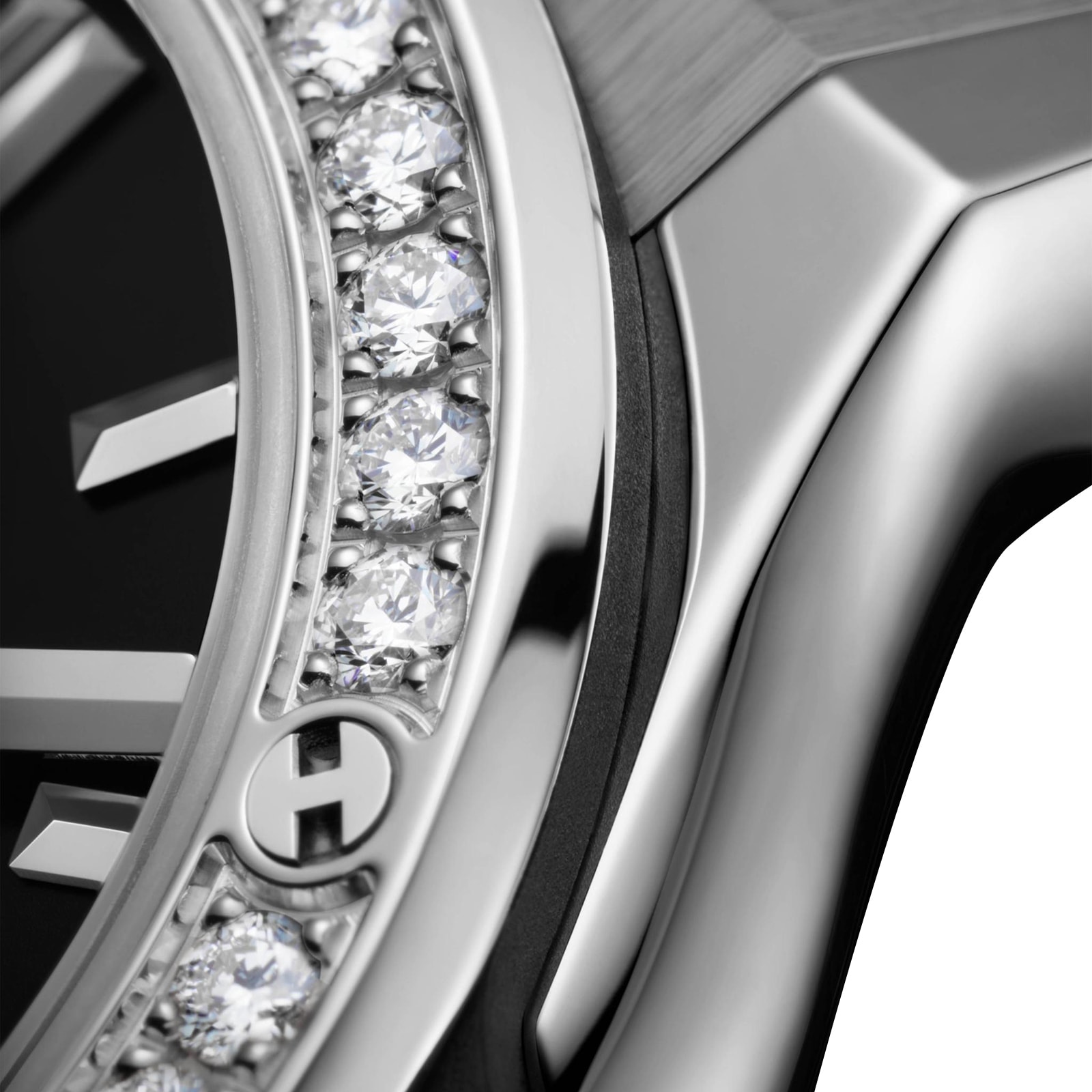 Hublot Classic Fusion Titanium Diamonds 33mm Ladies Watch Black Hublot Classic Fusion Titanium Diamonds 33mm Ladies Watch Black