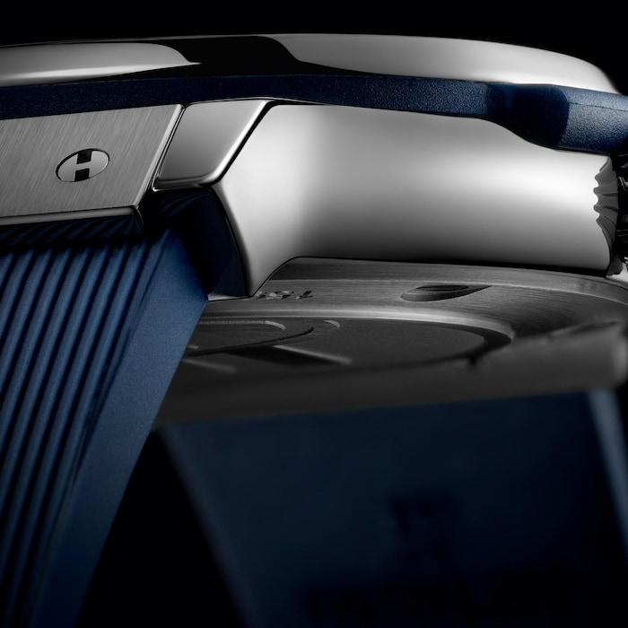 Hublot Classic Fusion Titanium Blue 33mm Ladies Watch