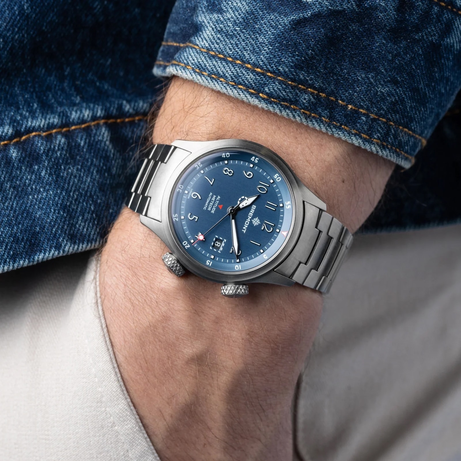 Bremont Altitude MB Meteor 42mm Mens Watch Blue Dial Titanium Barrel Bracelet