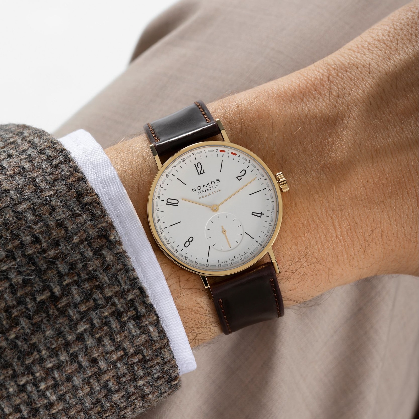 NOMOS Tangente Gold Neomatik Update Dore 38mm Watch White Dial NOMOS Tangente Gold Neomatik Update Dore 38mm Watch White Dial