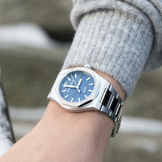 Girard Perregaux Laureato Blue 34mm Girard Perregaux Laureato Blue 34mm