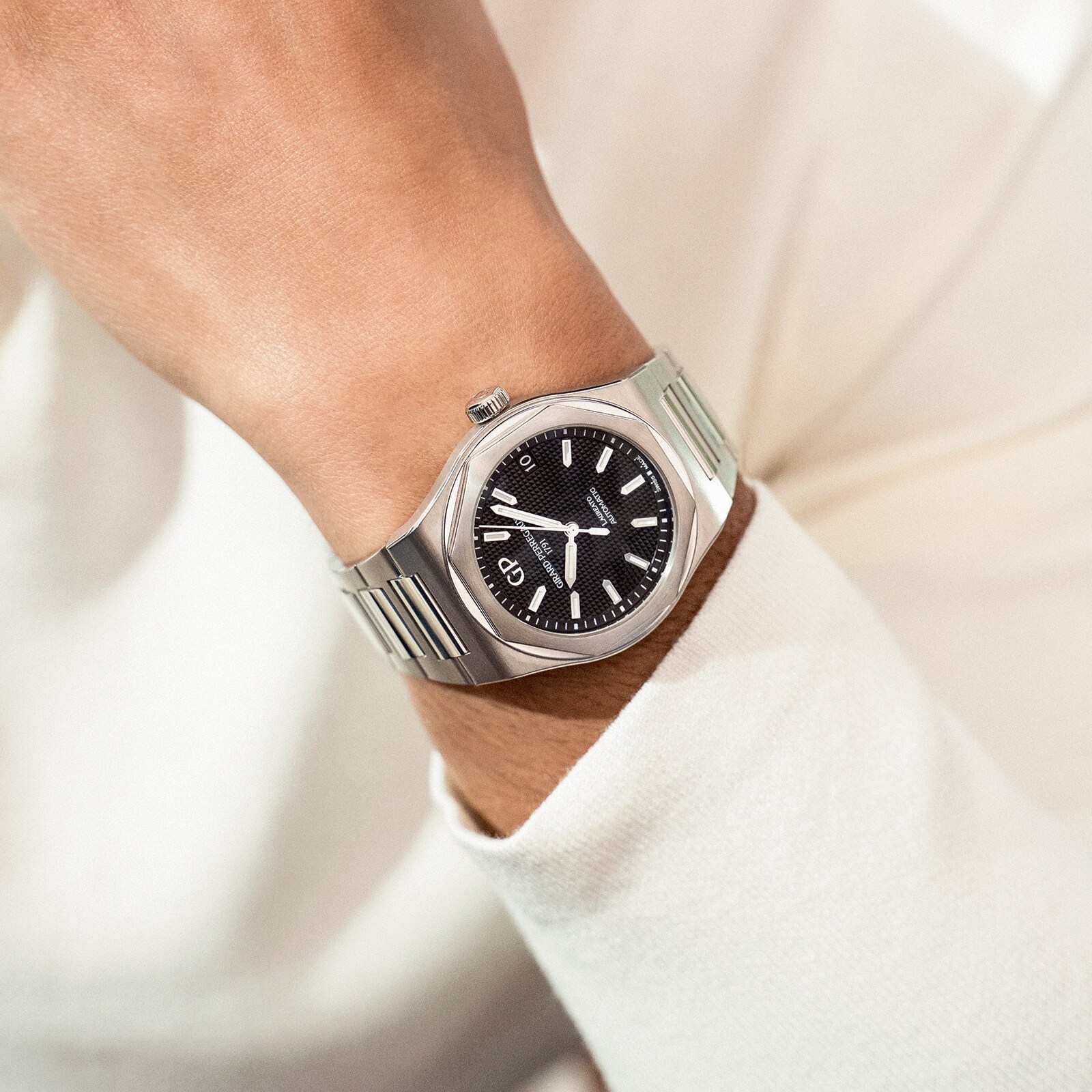 Girard Perregaux Laureato