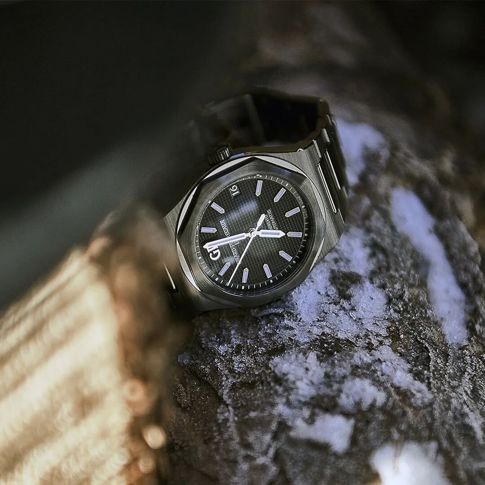 Girard Perregaux Laureato 42mm Mens Watch Girard Perregaux Laureato 42mm Mens Watch