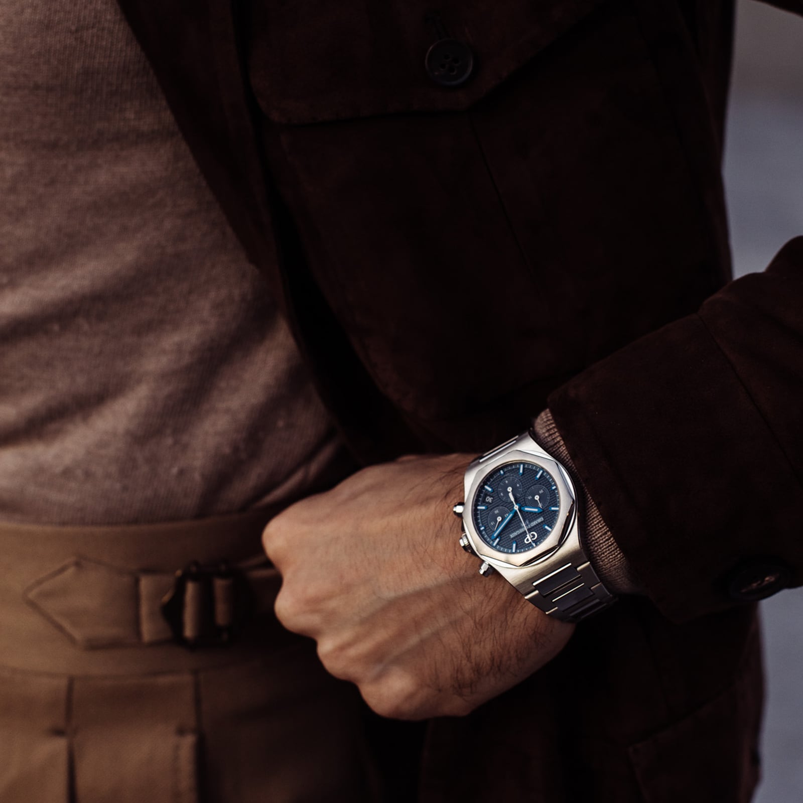 Girard Perregaux Laureato Blue 42mm Chronograph Girard Perregaux Laureato Blue 42mm Chronograph