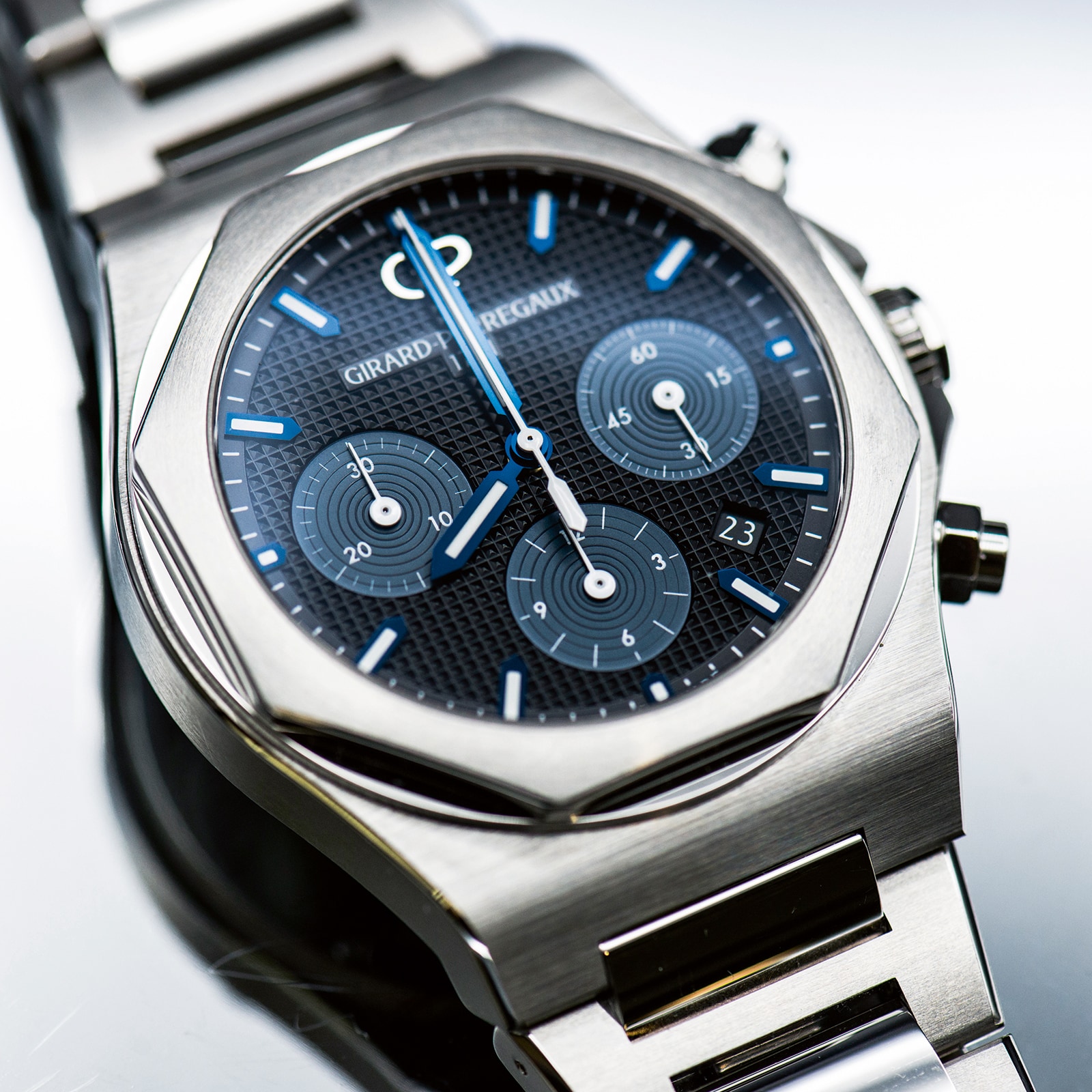 Girard Perregaux Laureato Black Chronograph 42mm