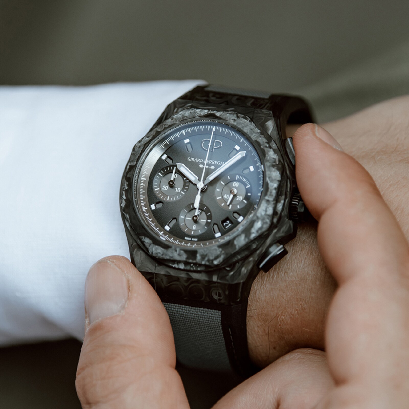 Girard-Perregaux Laureato Absolute Crystal Rock