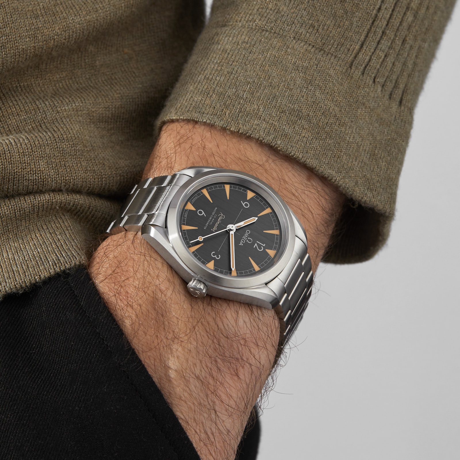 Omega Seamaster Railmaster Mens 40mm Co-Axial Master Chronometer Bracelet Watch