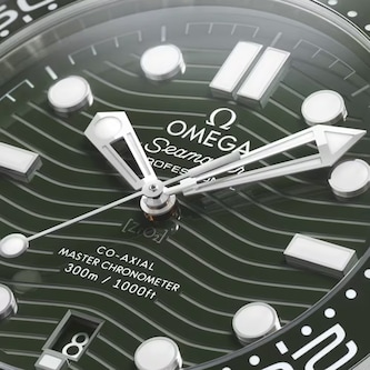 Omega Seamaster Diver 300m Co-Axial Master Chronometer 42mm Mens Watch Green