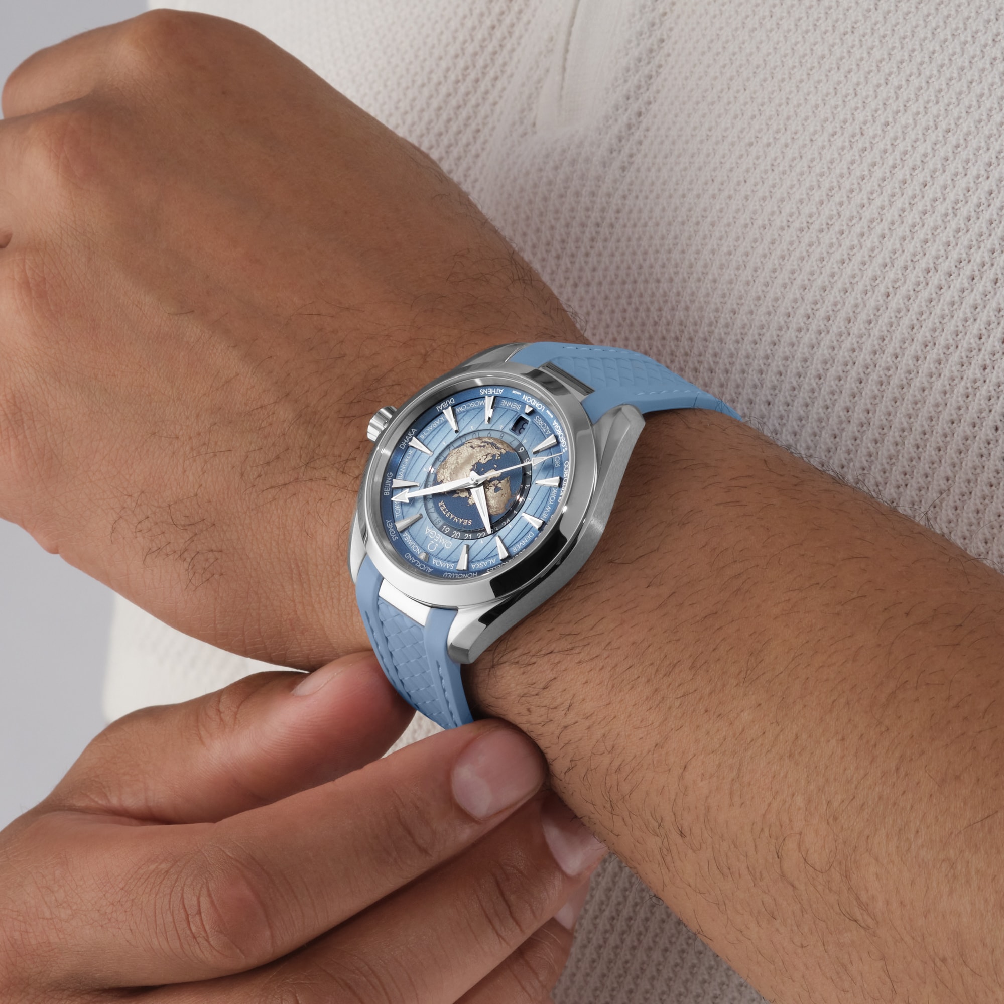 Omega Seamaster Aqua Terra 150M Co-Axial Master Chronometer Gmt Worldtimer 43mm Summer Blue Omega Seamaster Aqua Terra 150M Co-Axial Master Chronometer Gmt Worldtimer 43mm Summer Blue