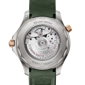 Omega Seamaster Diver 300M 42mm Mens Watch Green Rubber