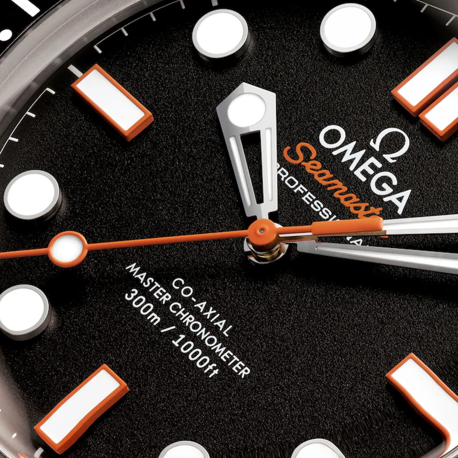 Omega Seamaster Diver 300 Automatic 42mm Mens Watch Orange Rubber