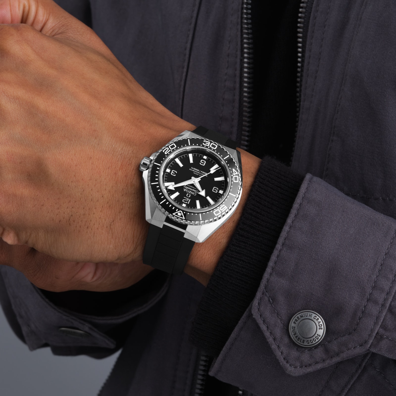 Omega Seamaster Planet Ocean 600M 42mm Mens Watch Black Rubber Strap