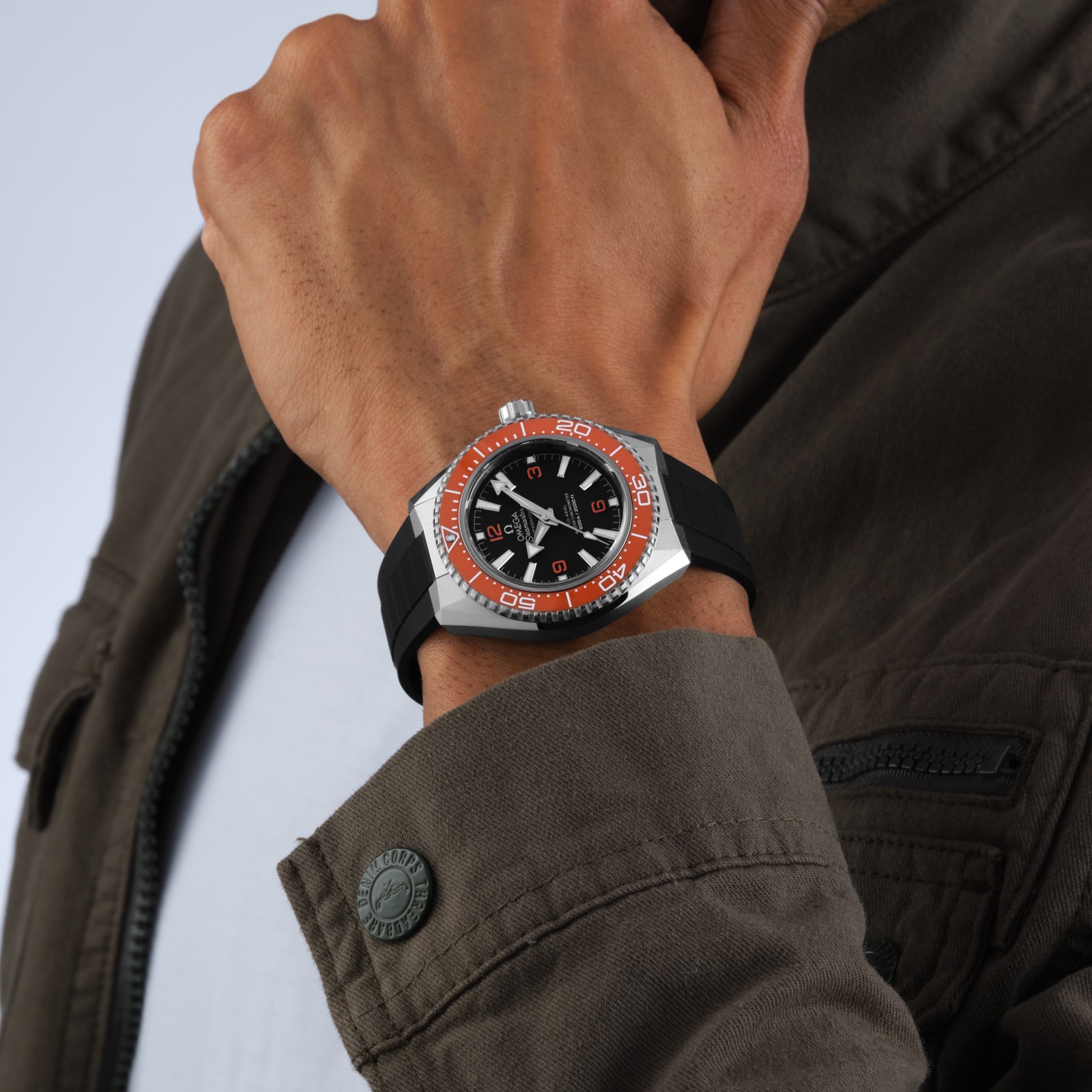 Omega Seamaster Planet Ocean 600M 42mm Mens Watch Black Rubber Strap Omega Seamaster Planet Ocean 600M 42mm Mens Watch Black Rubber Strap