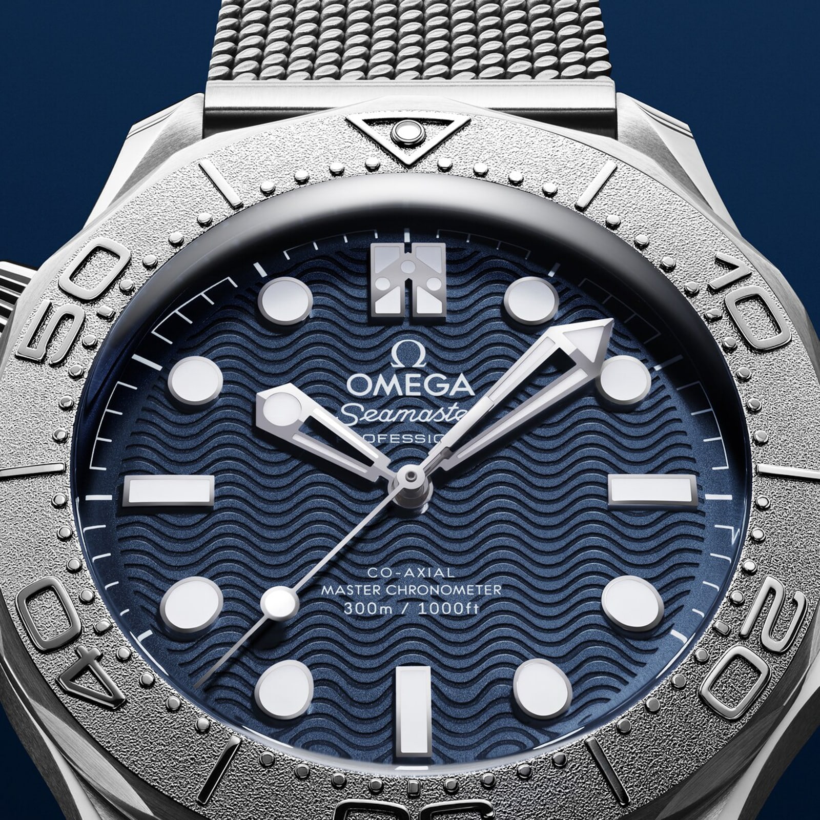 Omega Seamaster Diver 300m James Bond Edition 42mm Mens Watch Blue Dial
