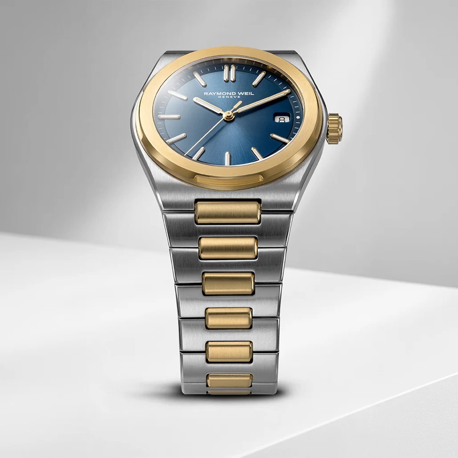 Raymond Weil A.R.T. Date 38mm Mens Watch Blue Raymond Weil A.R.T. Date 38mm Mens Watch Blue