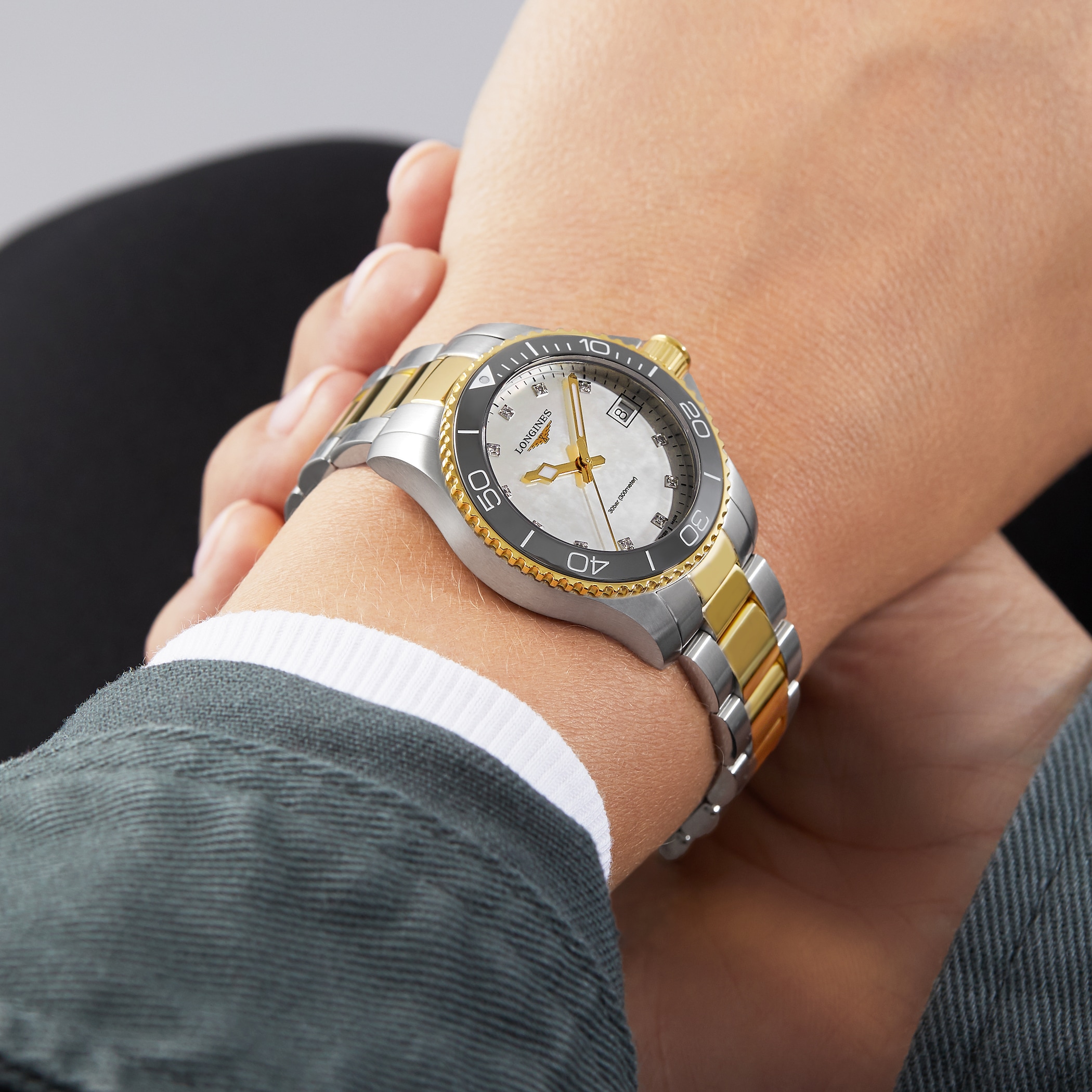 Longines HydroConquest 32mm Ladies Watch Mother Of Pearl Exclusive to The Watches Of Switzerland Group Longines HydroConquest 32mm Ladies Watch Mother Of Pearl Exclusive to The Watches Of Switzerland Group