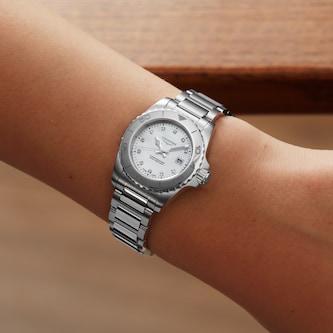 Longines Hydroconquest 30mm Quartz Ladies Watch Mother of Pearl Dial Stainless Steel Bracelet Longines Hydroconquest 30mm Quartz Ladies Watch Mother of Pearl Dial Stainless Steel Bracelet