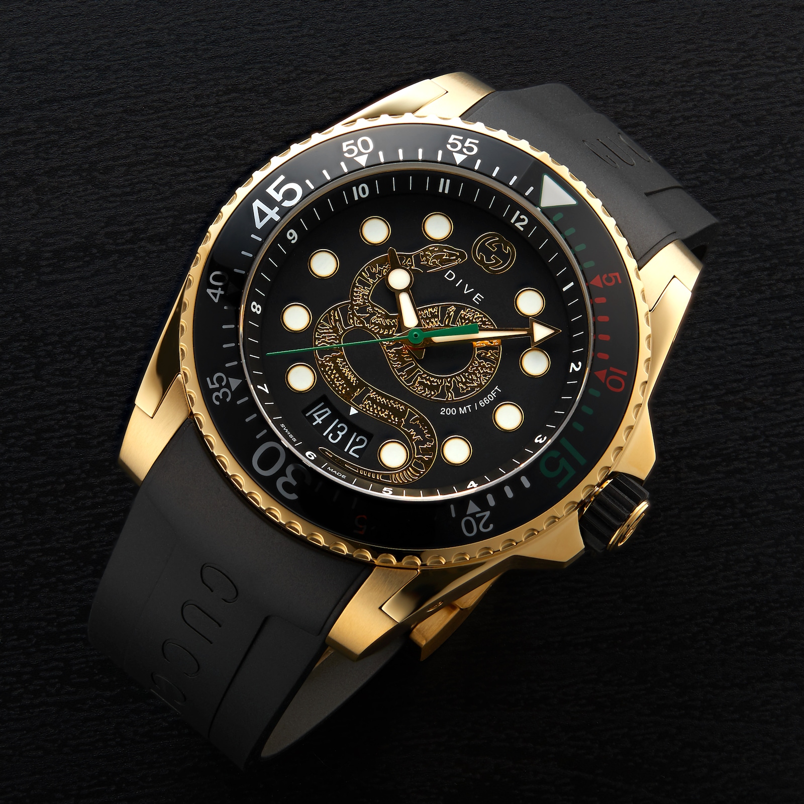 gucci dive watch white face