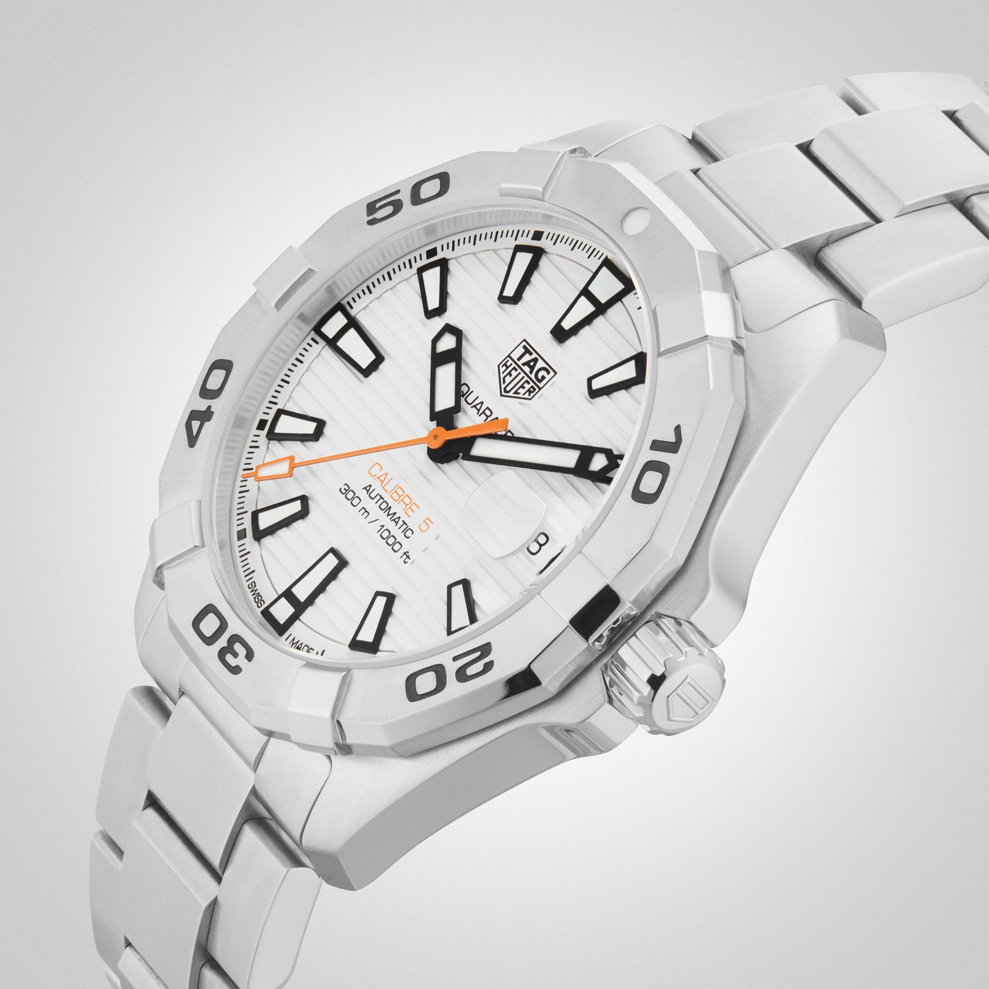 Tag heuer aquaracer on sale calibre 5 white dial