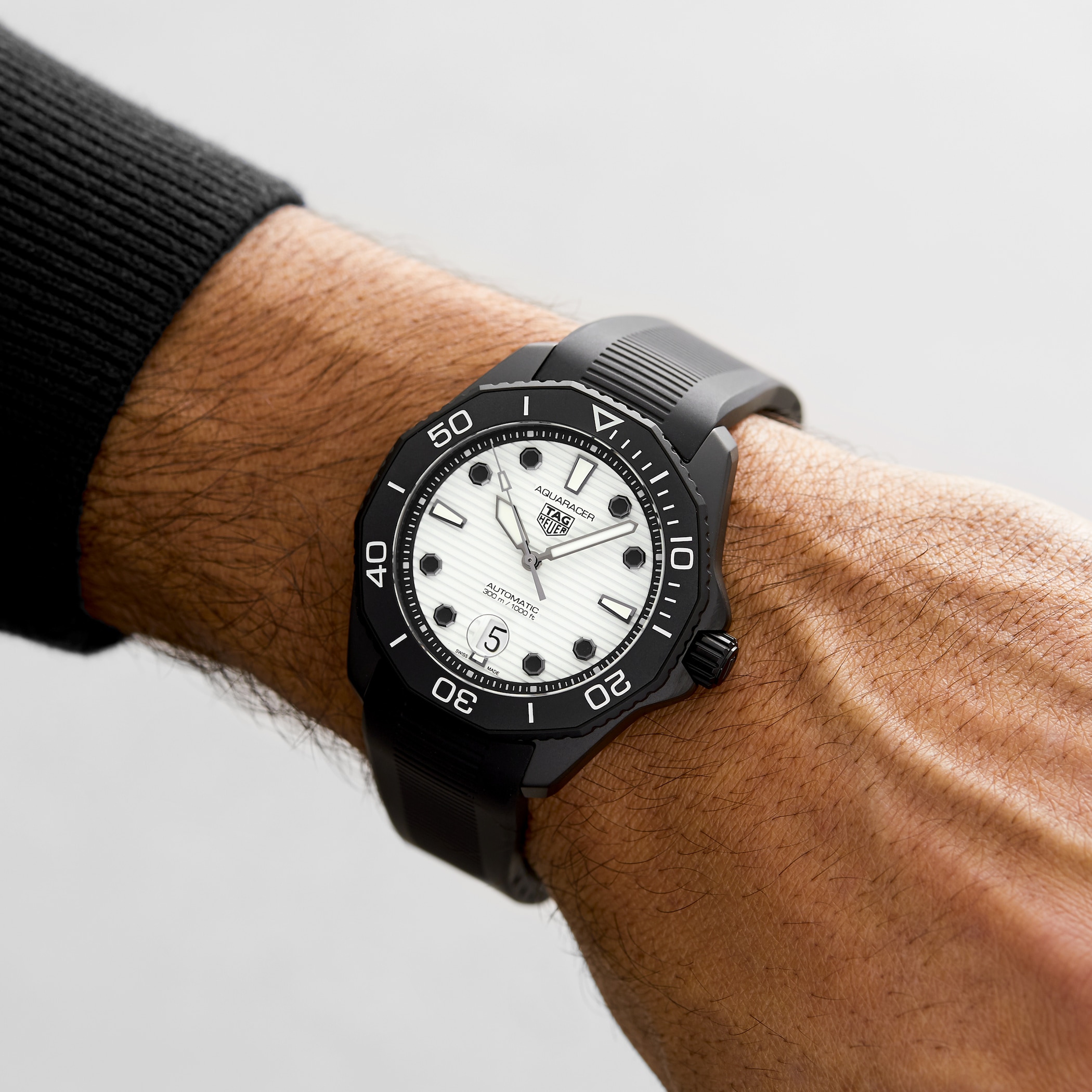 TAG Heuer Night Diver Aquaracer Calibre 5 43mm Mens Watch TAG Heuer Night Diver Aquaracer Calibre 5 43mm Mens Watch