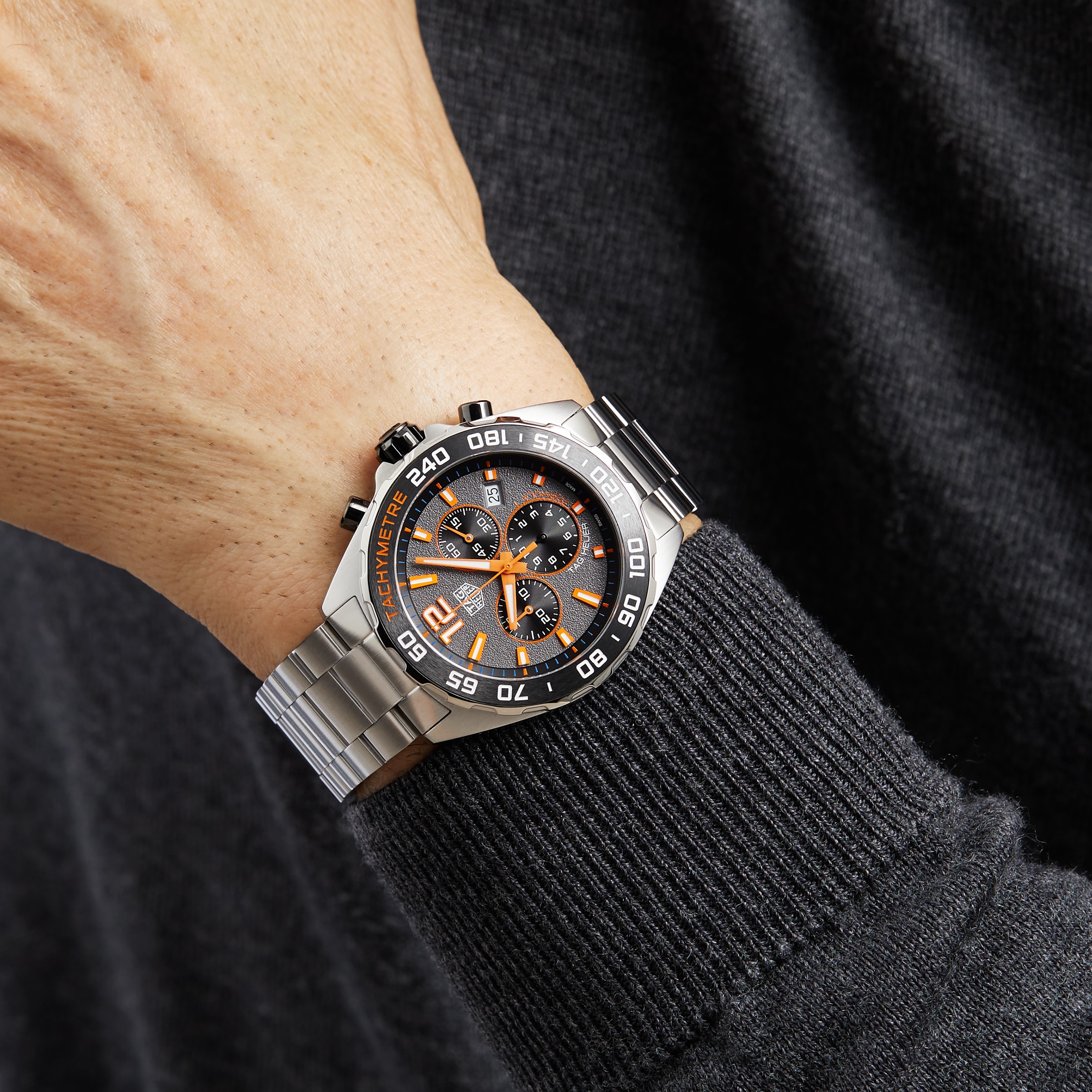 Tag heuer quartz on sale chronograph