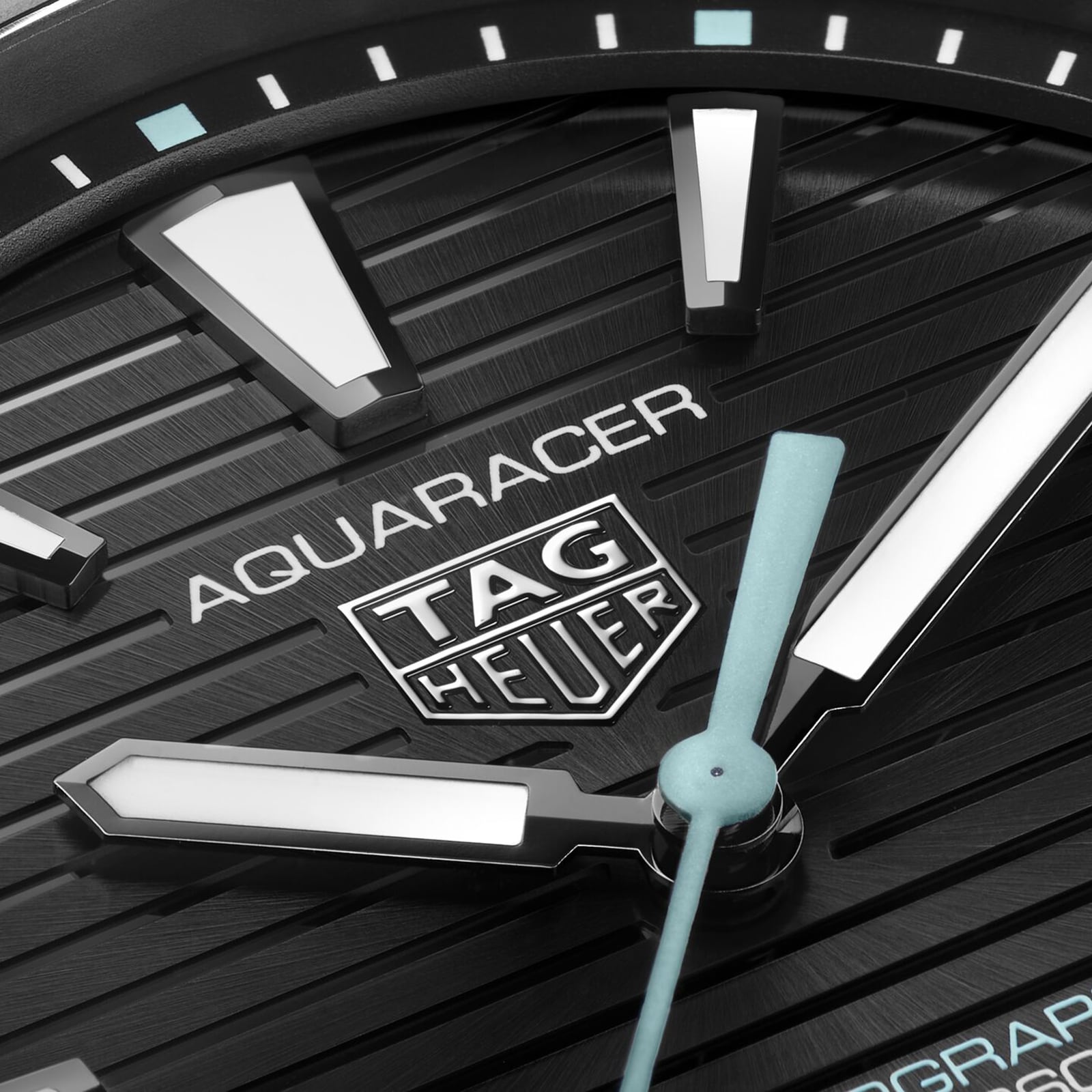 TAG Heuer Aquaracer Professional 200 Solargraph 40mm Mens Watch Titanium TAG Heuer Aquaracer Professional 200 Solargraph 40mm Mens Watch Titanium