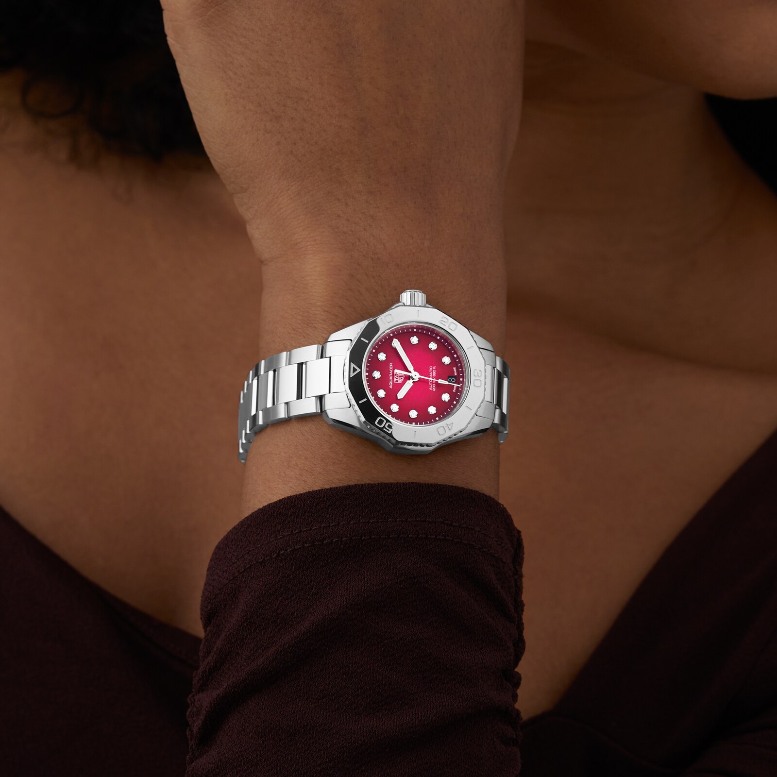 TAG Heuer Aquaracer Professional 200 Date 30mm Ladies Watch Red