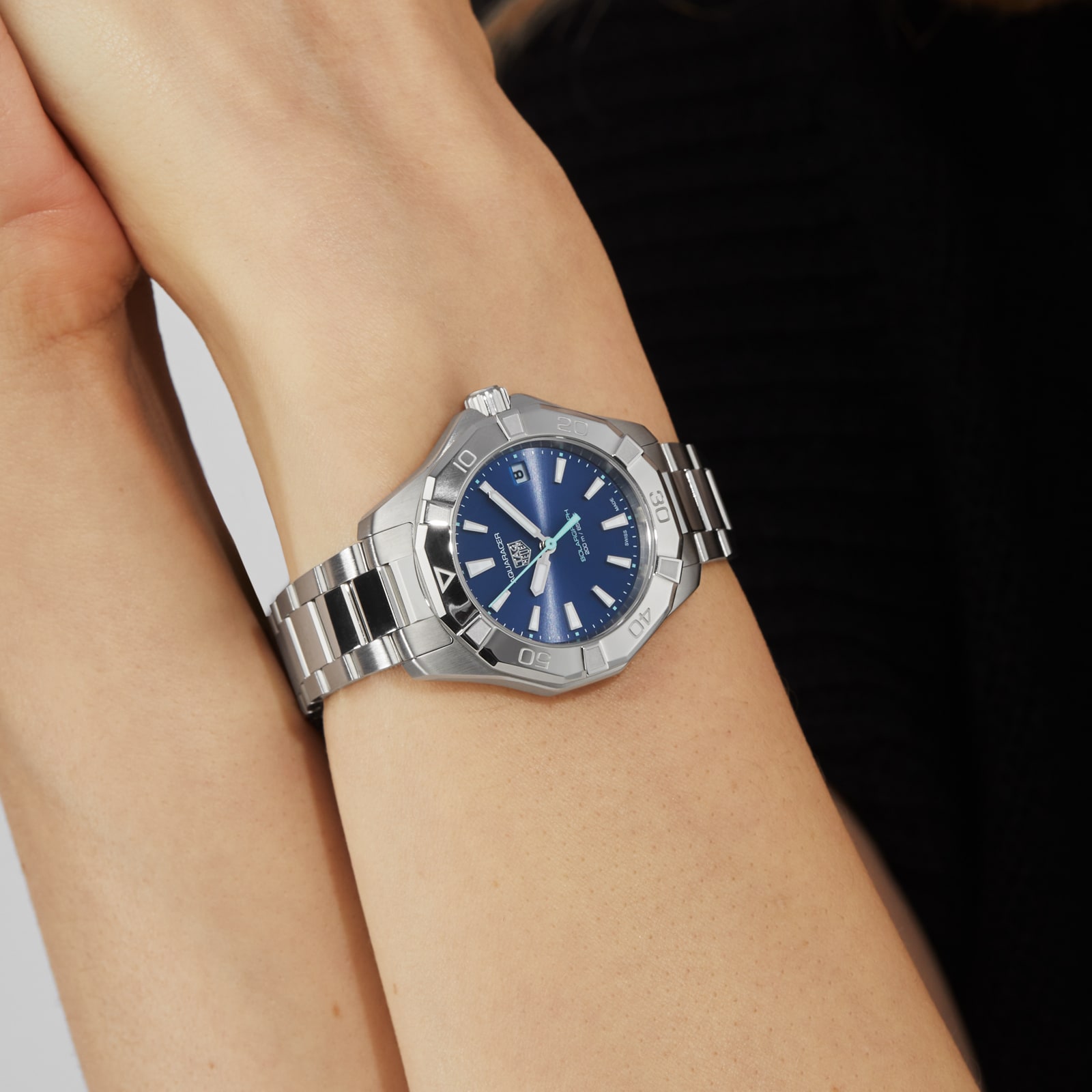 TAG Heuer Aquaracer Professional 200 Solargraph 34mm Ladies Watch Blue