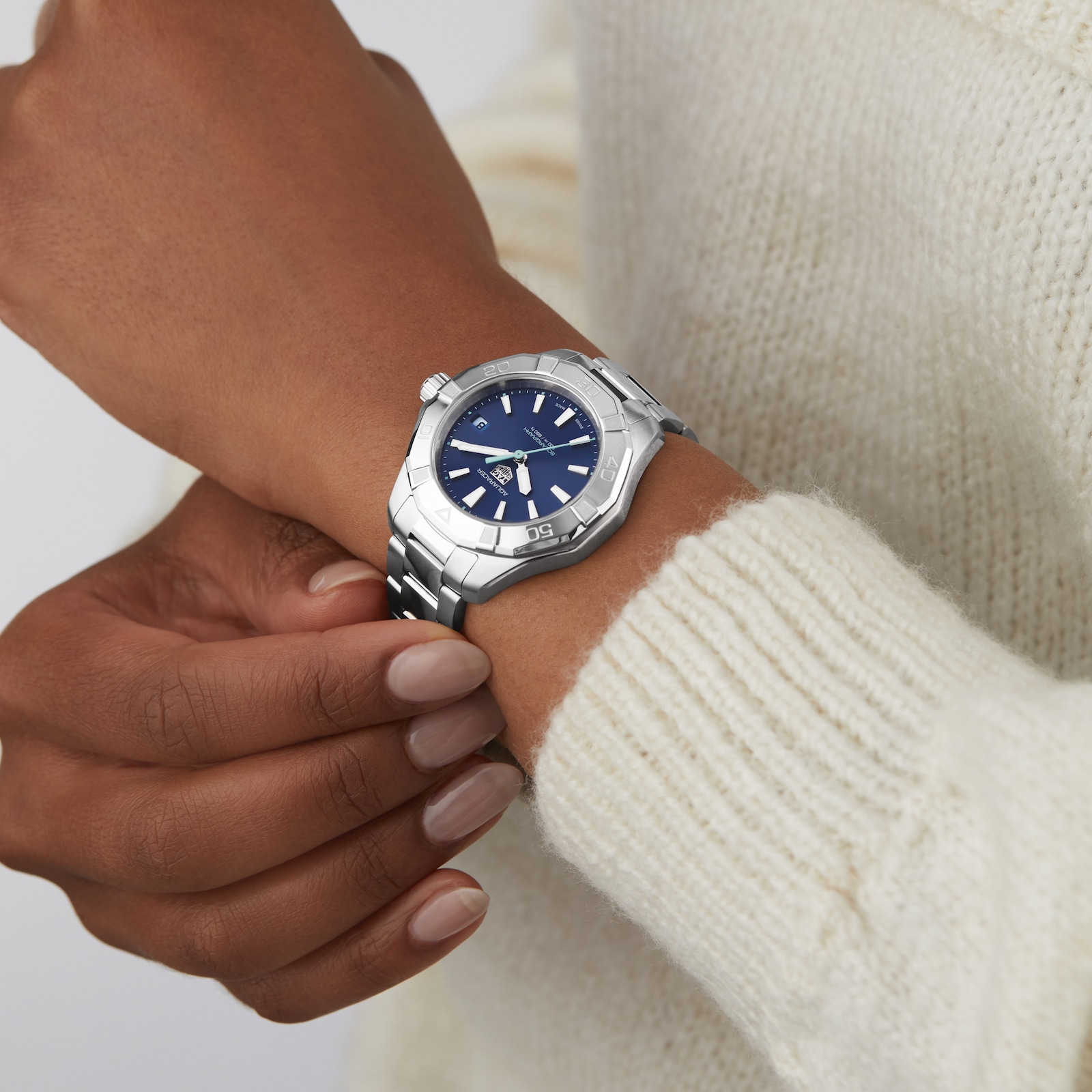 TAG Heuer Aquaracer Professional 200 Solargraph 34mm Ladies Watch Blue