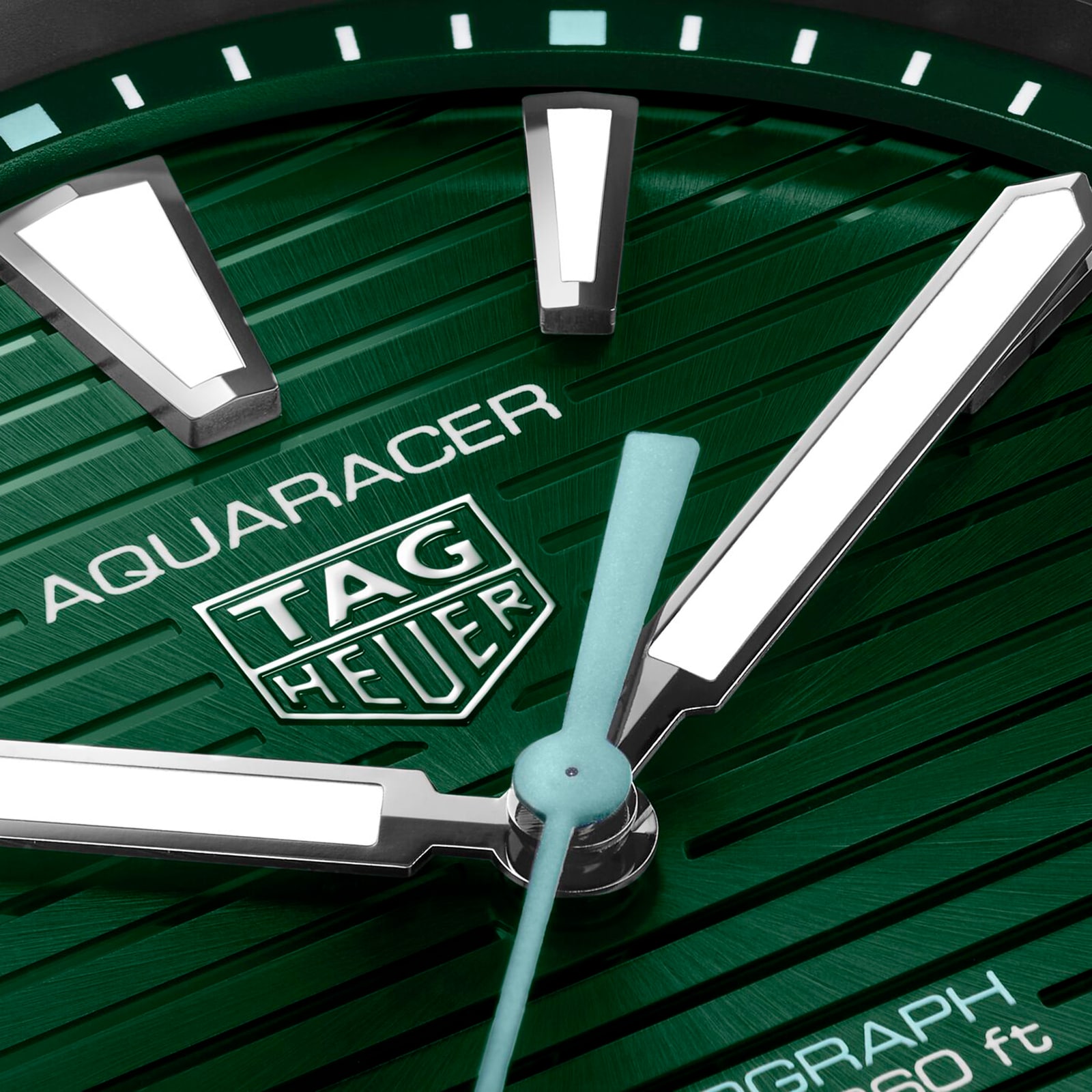 TAG Heuer Aquaracer Professional 200 Solargraph 40mm Mens Watch Green TAG Heuer Aquaracer Professional 200 Solargraph 40mm Mens Watch Green