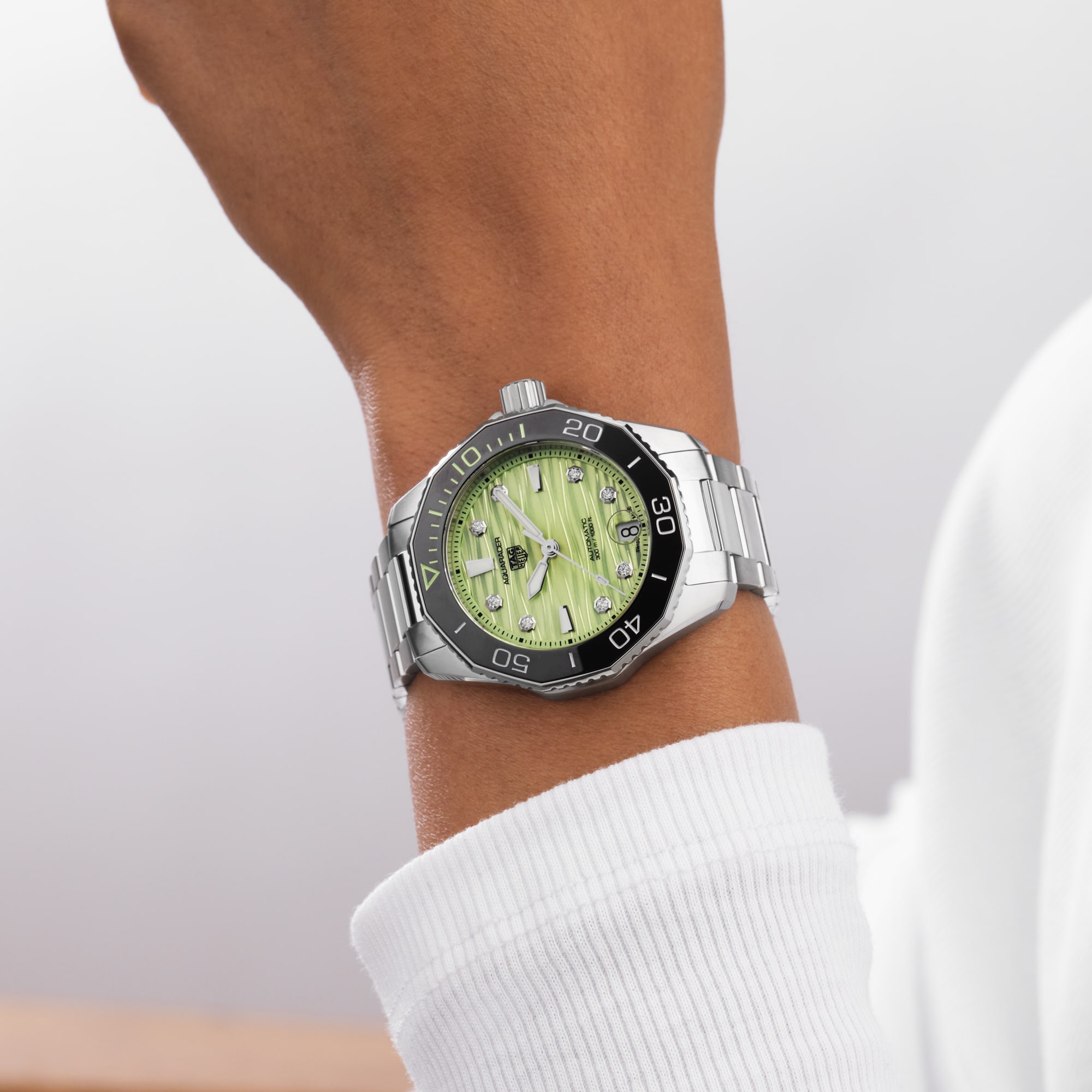 TAG Heuer Aquaracer Professional 300 36mm Ladies Watch Green TAG Heuer Aquaracer Professional 300 36mm Ladies Watch Green