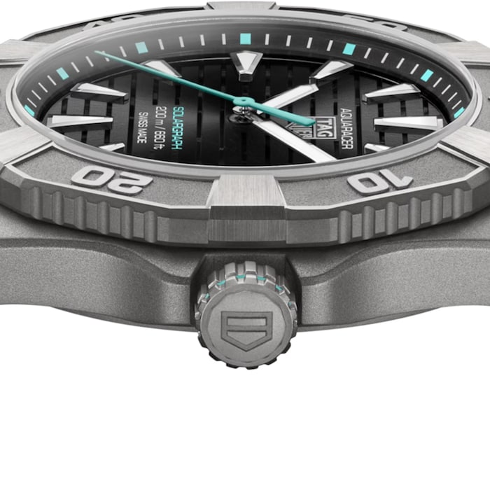 TAG Heuer Aquaracer Professional 200 Solargraph 40mm Mens Watch Black