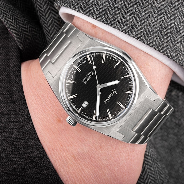 Accurist 7196 Orologio Da Uomo | Design Classico Con Dettagli Blu | Movimento Al Quarzo | Garanzia Ufficiale