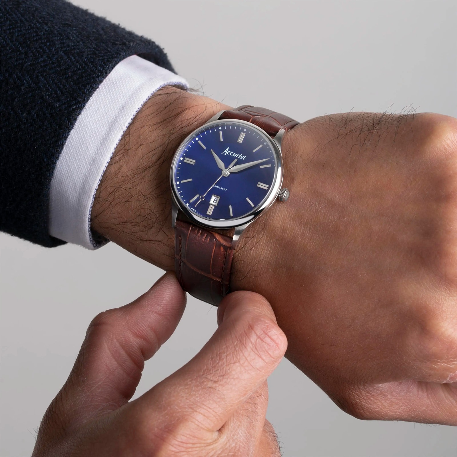 Accurist Classic Brown Leather Strap 37mm Watch 73005 Goldsmiths