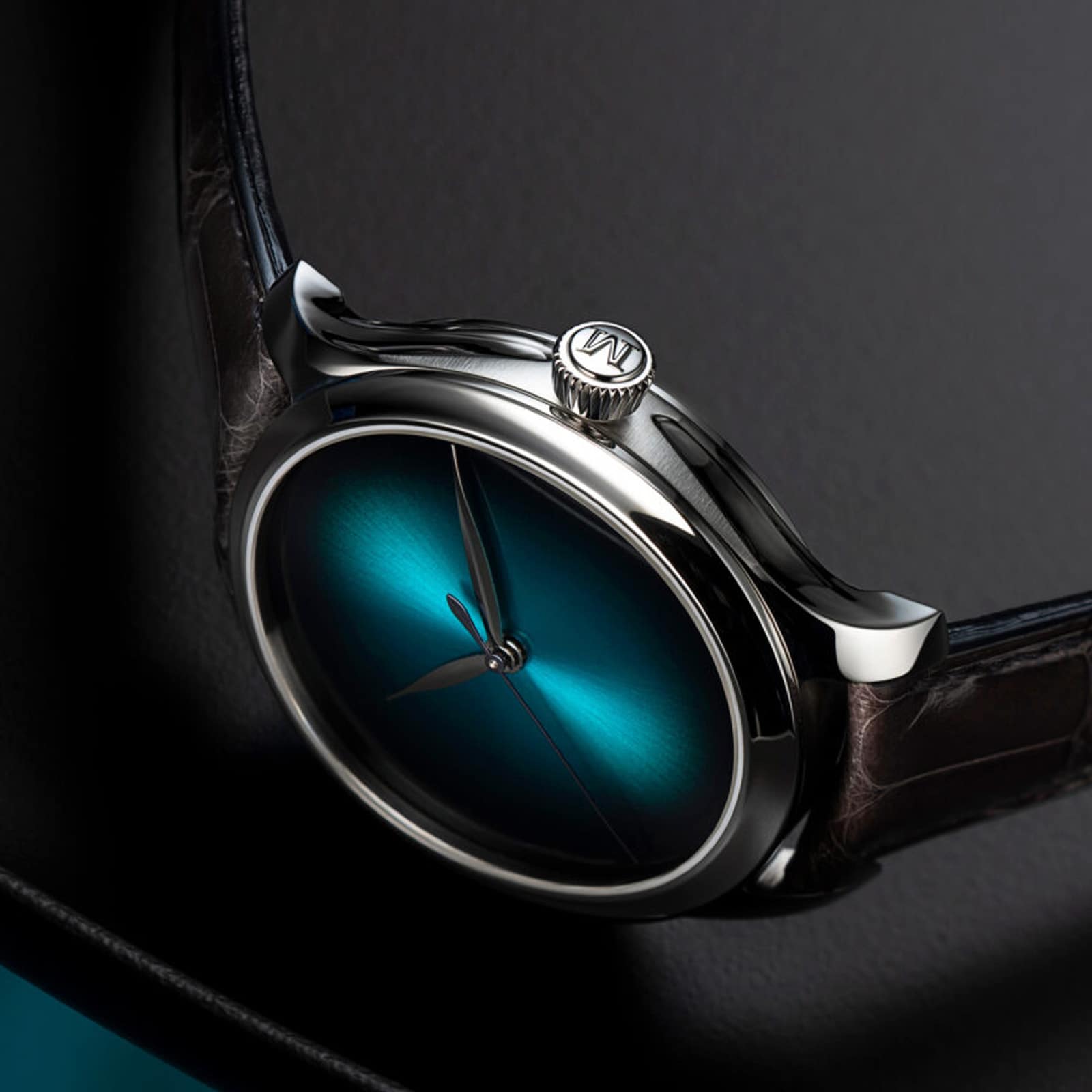 H. Moser & Cie Endeavour Centre Seconds Blue Lagoon 38mm Unisex Watch H. Moser & Cie Endeavour Centre Seconds Blue Lagoon 38mm Unisex Watch