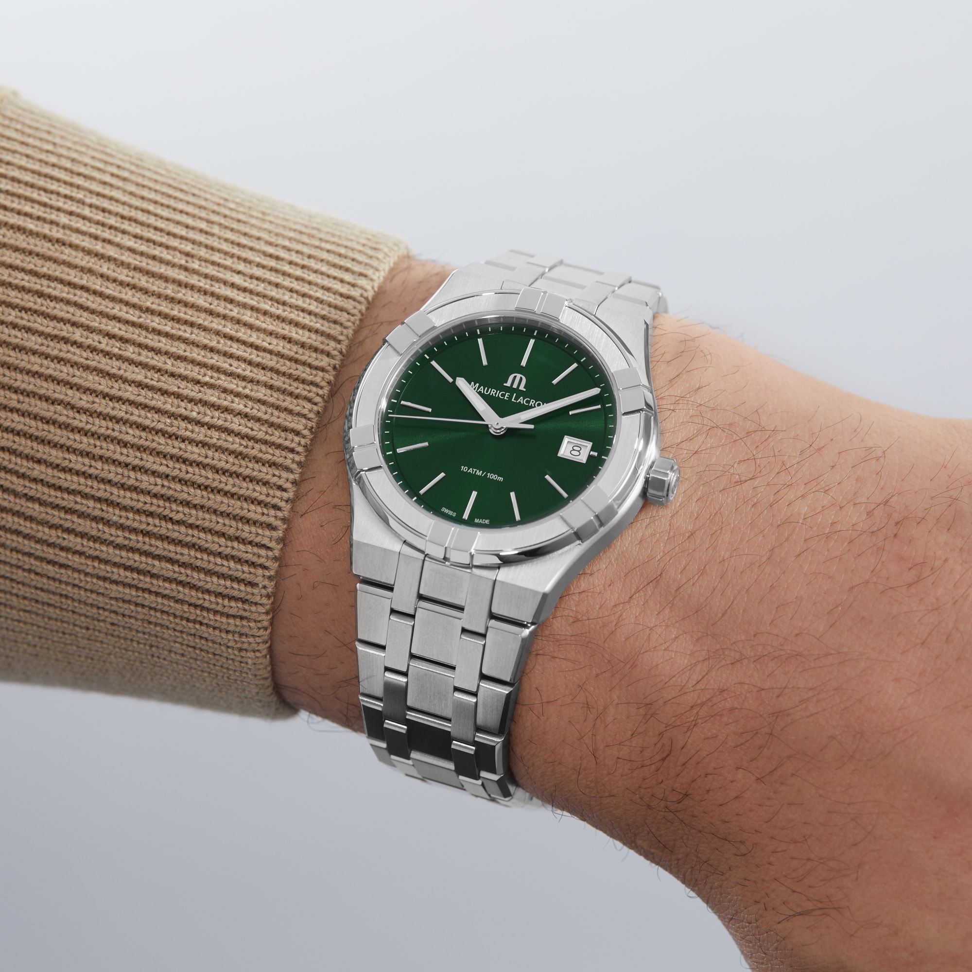 Maurice Lacroix Aikon Quartz Date 40mm Mens Watch Green Maurice Lacroix Aikon Quartz Date 40mm Mens Watch Green