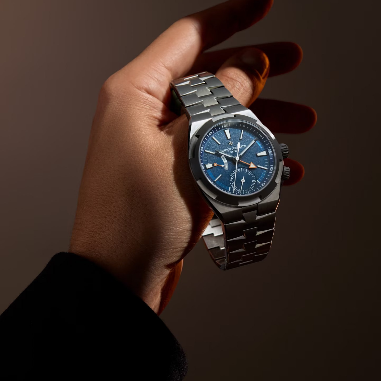 Vacheron Constantin Overseas Dual Time 41mm Mens Watch Blue 7930V
