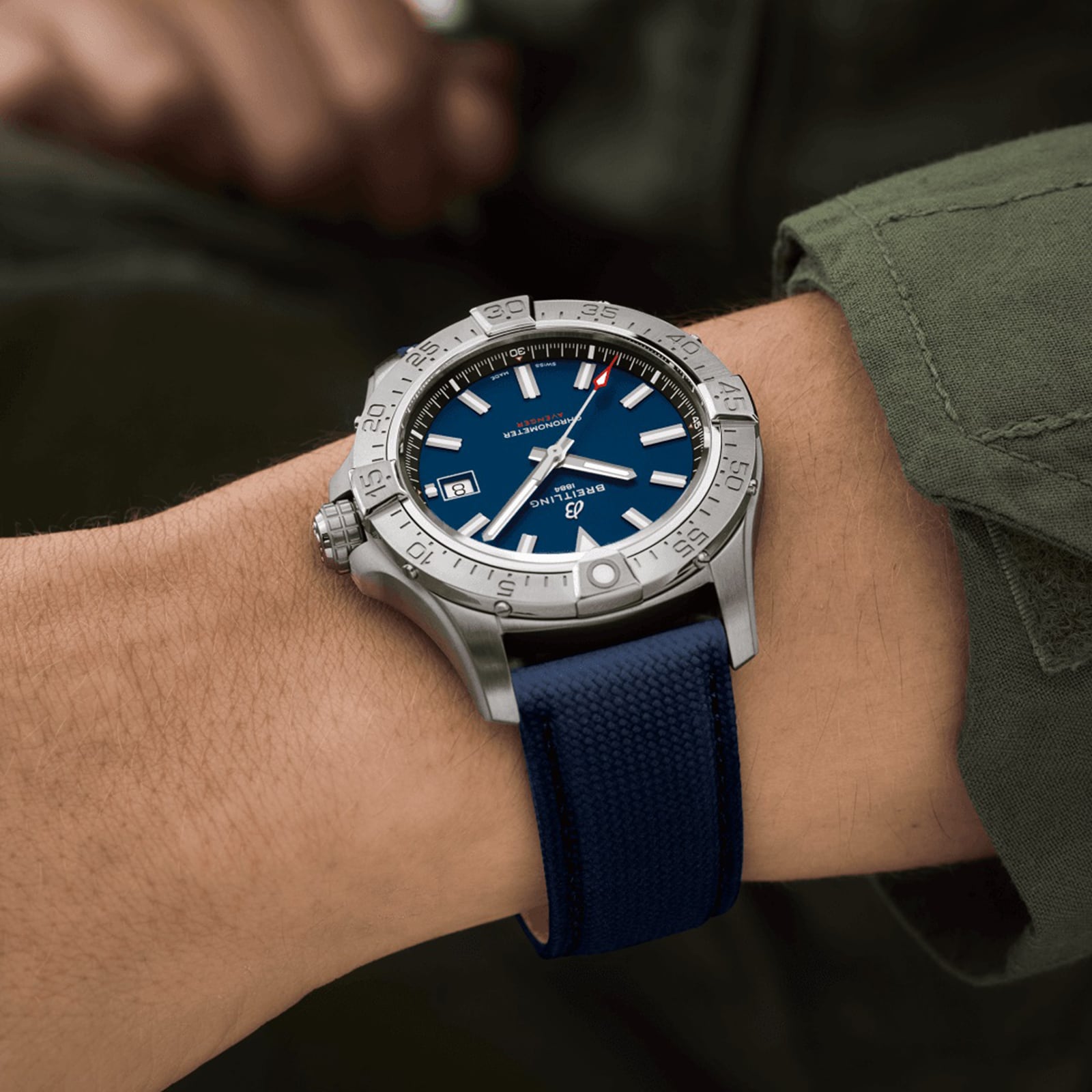 Breitling avenger gmt discount blue