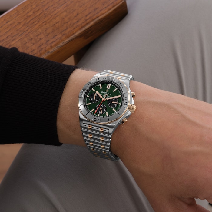 Breitling Chronomat B01 Chronograph 42mm Mens Watch Green