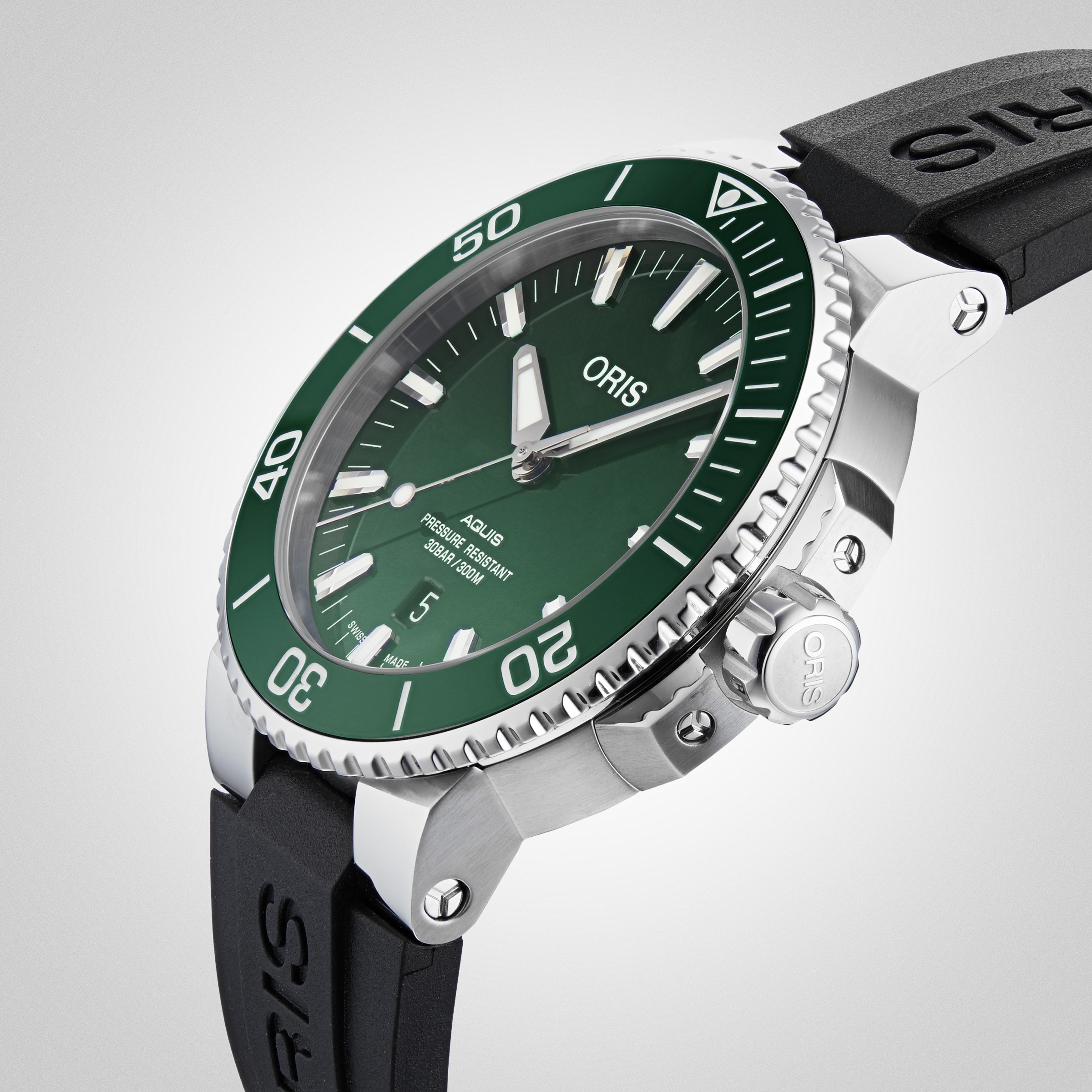 Oris aquis 39.5 mm on sale green