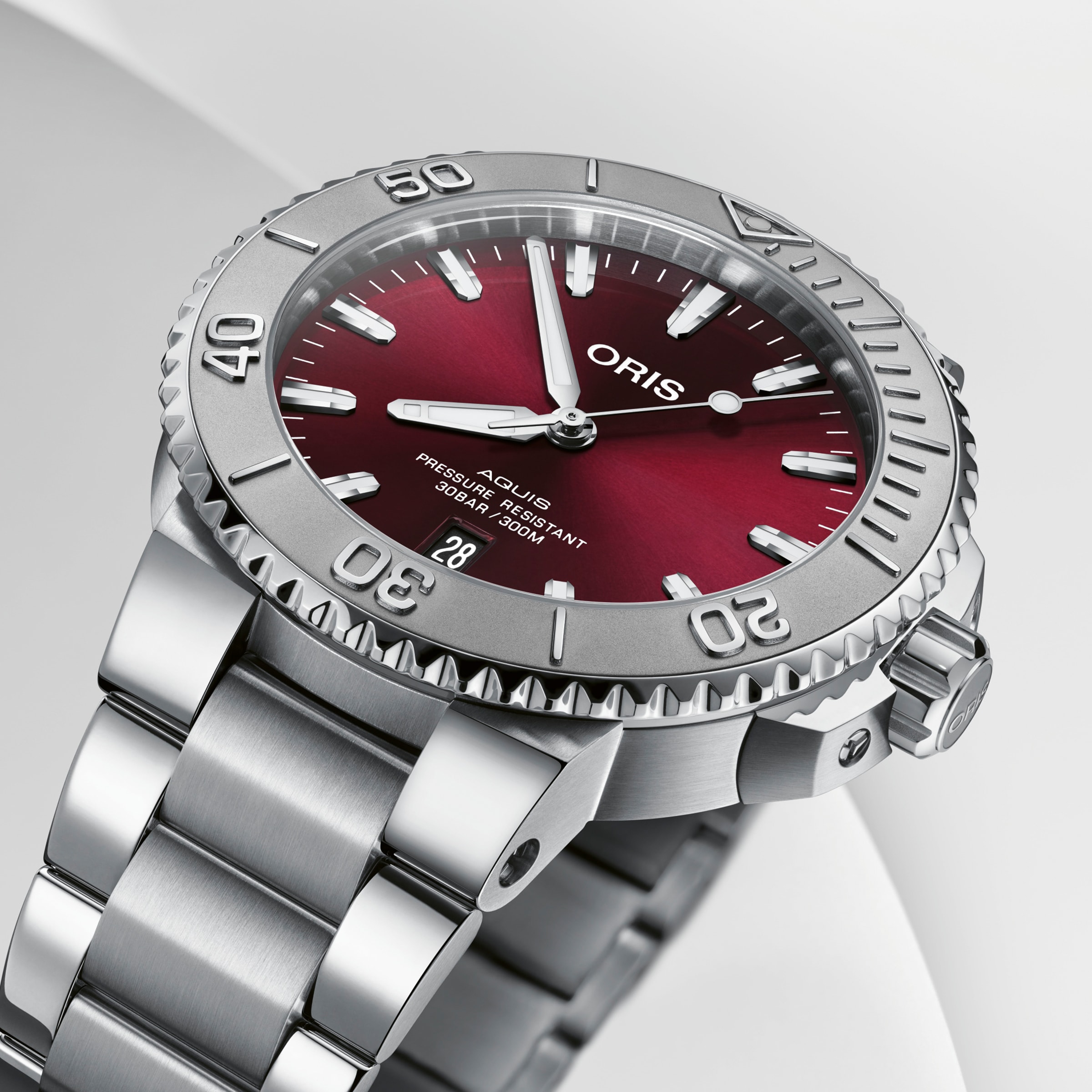 Oris Aquis Cherry Date 41.5mm Mens Watch 01 733 7766 4158 07 8 22