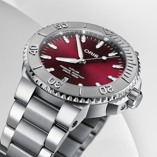 Oris Aquis Cherry Date 41.5mm Mens Watch