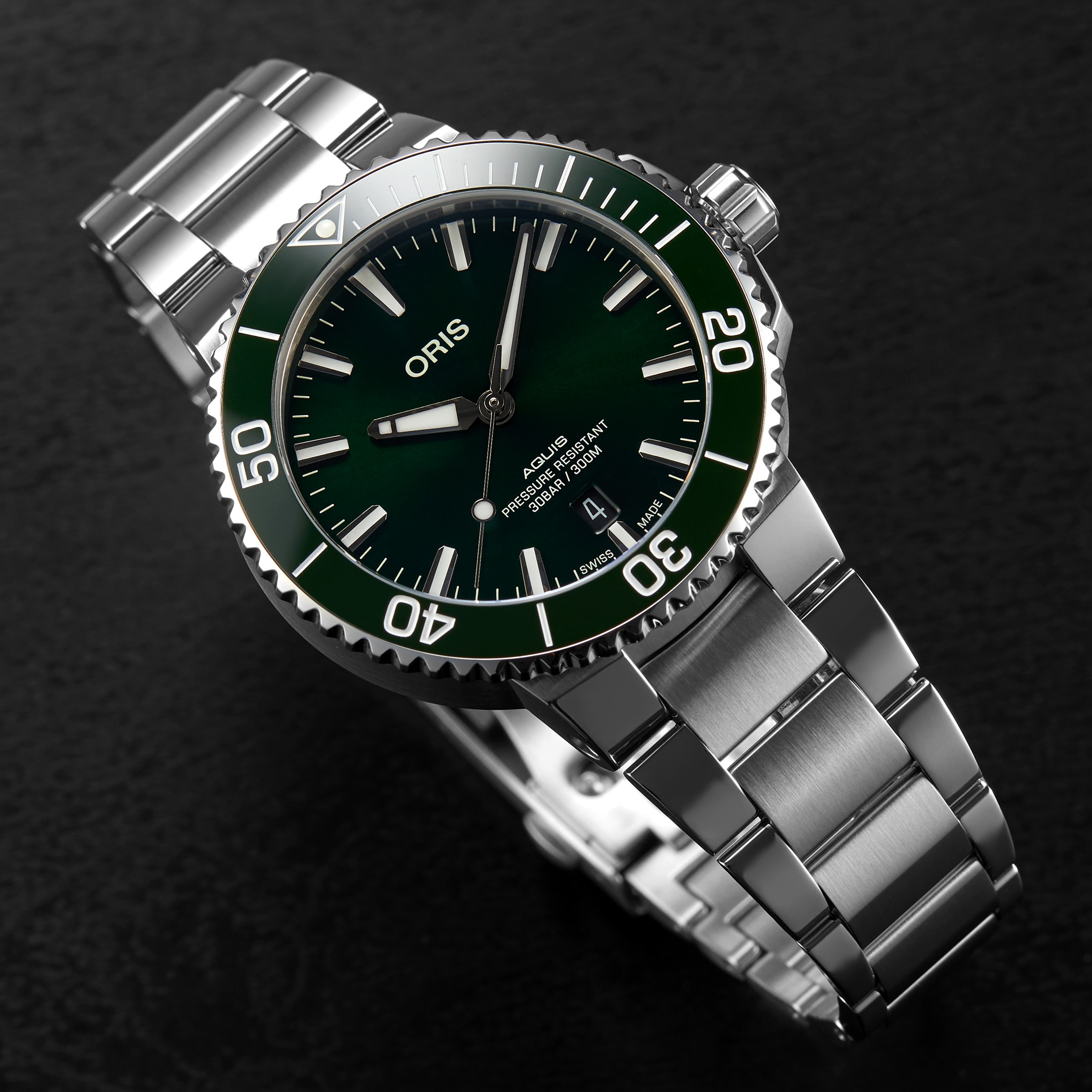 Oris aquis 39.5 mm on sale green