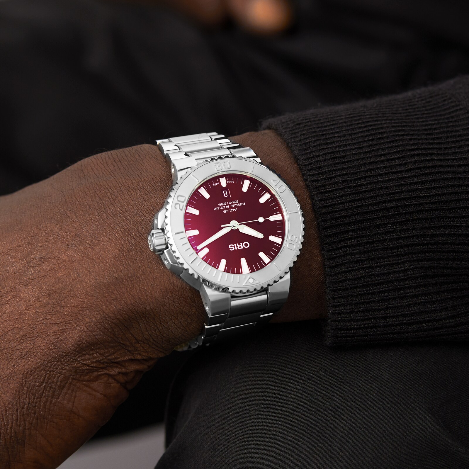 Oris Aquis Cherry 43.5mm Mens Watch Red